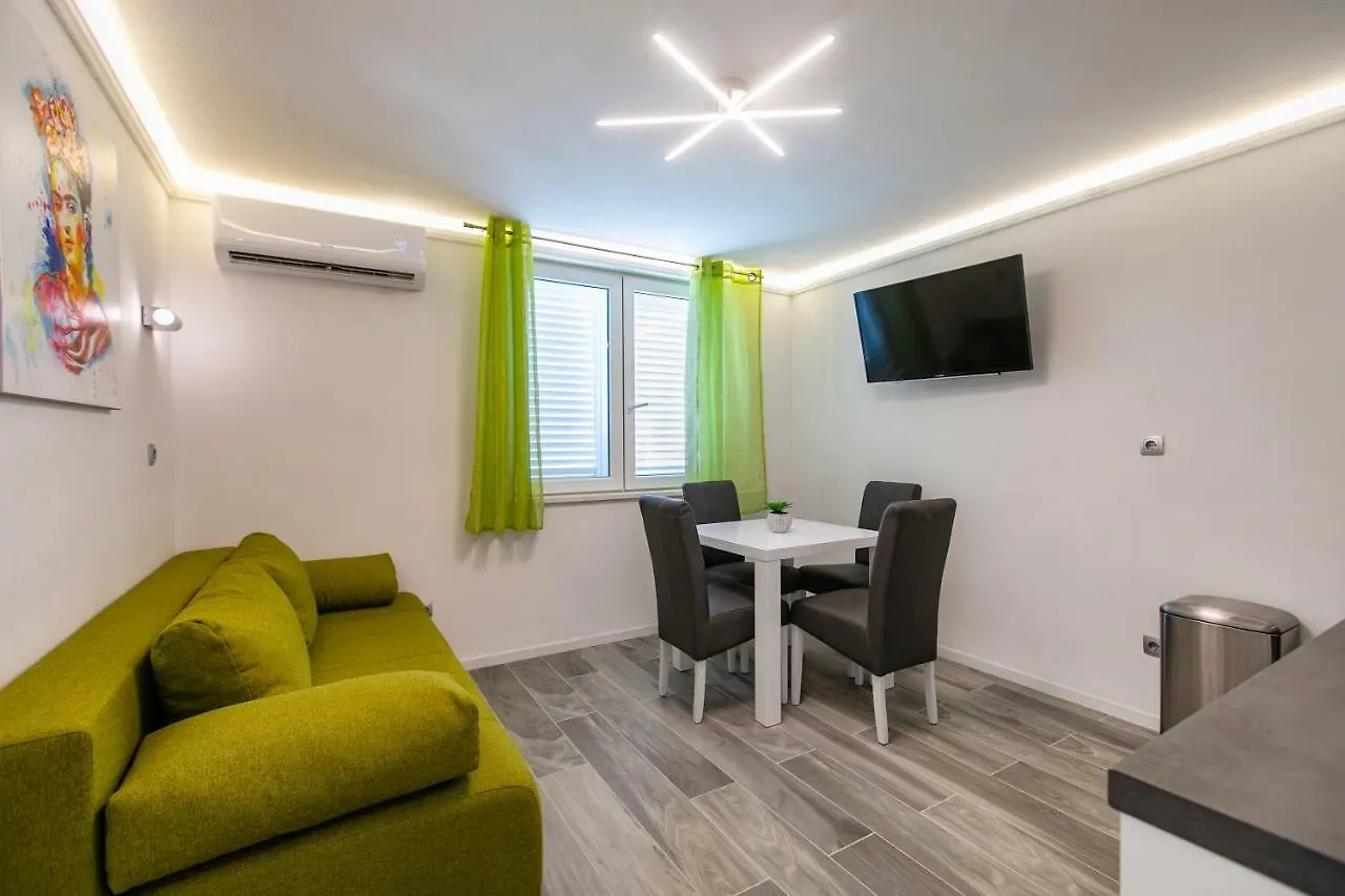 Centrale Apartment Split 0*,